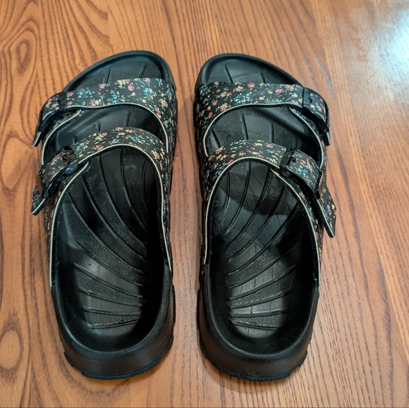 Birki's Floral Black Sandals, Size 39 - Picture 2 of 8